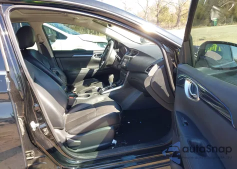 2017 Nissan Sentra Sr z USA, uszkodzony, nr VIN 3N1AB7AP0HY237062